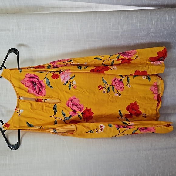 OLD NAVY TOP - Picture 3 of 6